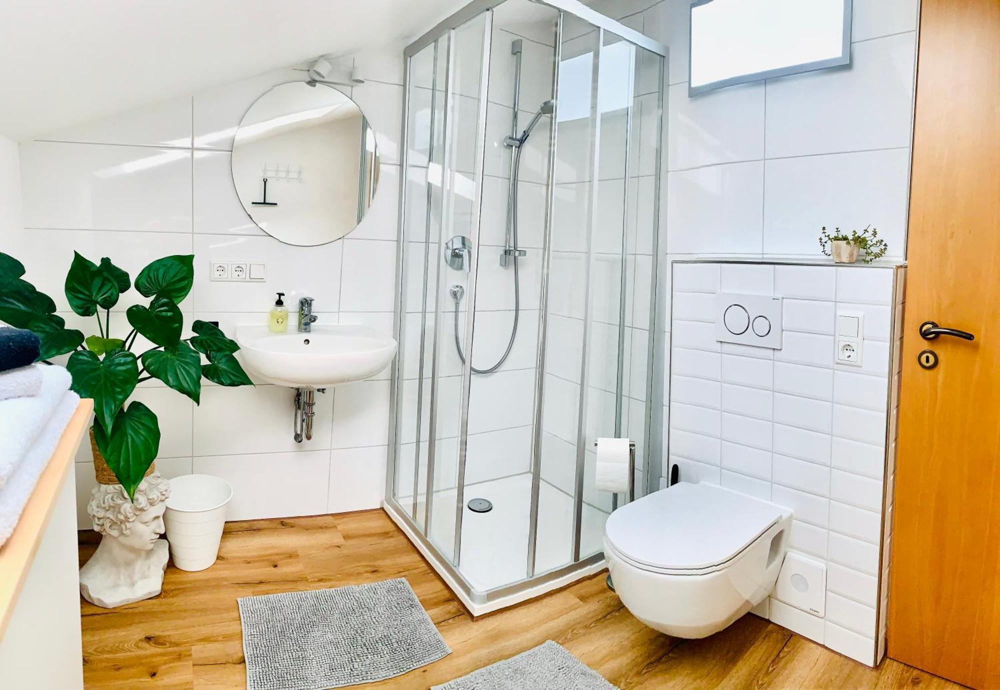 Schoene, Grosse Ferienwohnung Direkt Am Donauradweg & Keltenstadt Heuneburg Herbertingen Exterior foto